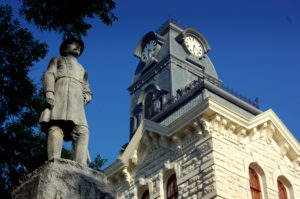 General_Granbury_statue_and_Hood_County_Courthouse